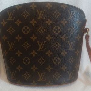 Vintage Louis Vuitton crossbody
